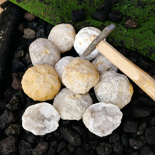 Natural Unopened Agate Geode – Raw Crystal Cave for Energy Healing & Specimen Collection